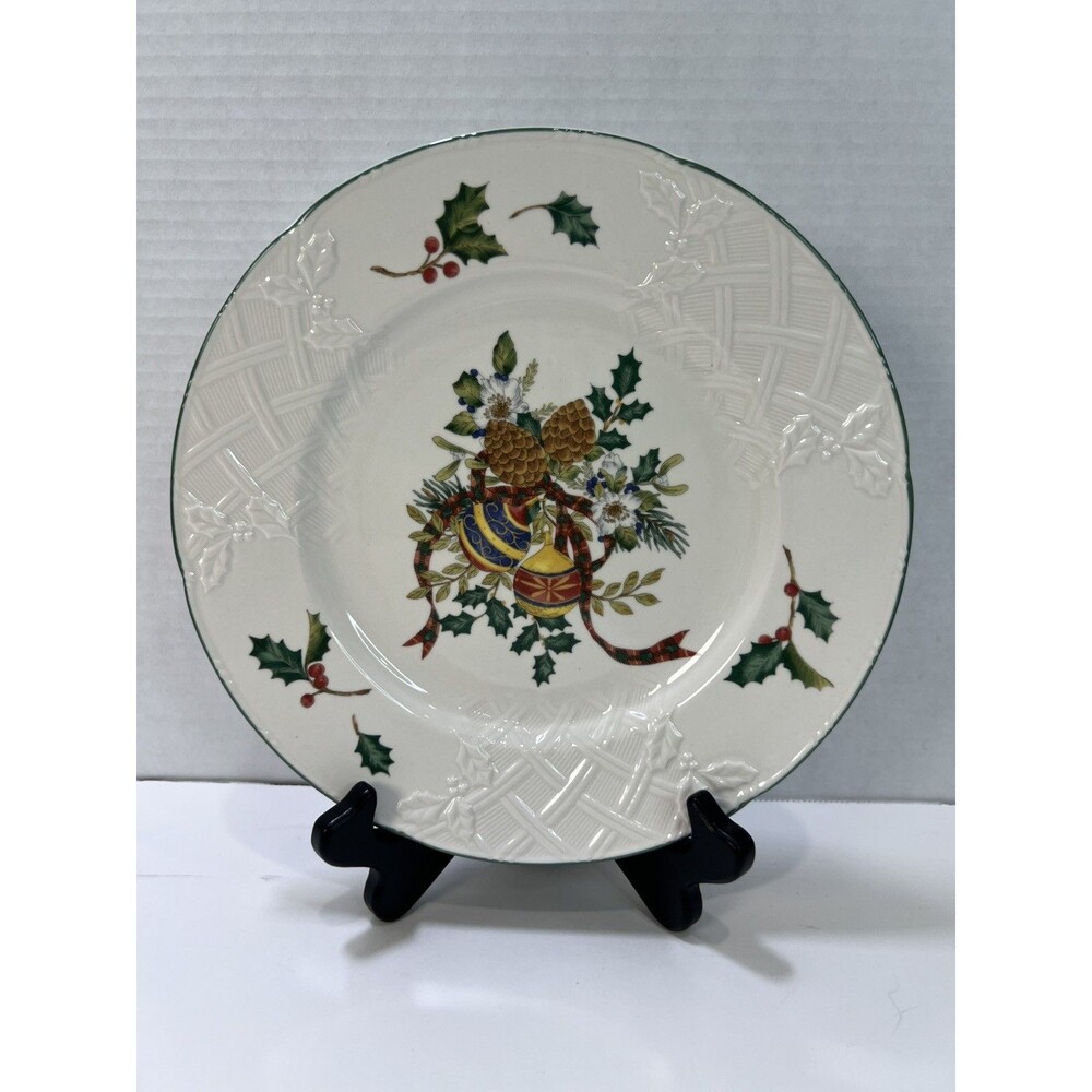 Mikasa Holiday English Countryside DP005 Festive Spirit Plate 8.25"